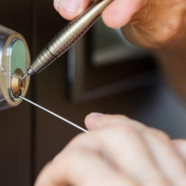 Servicios de Cerrajería 24 horas Servicios de Cerrajería 24 horas